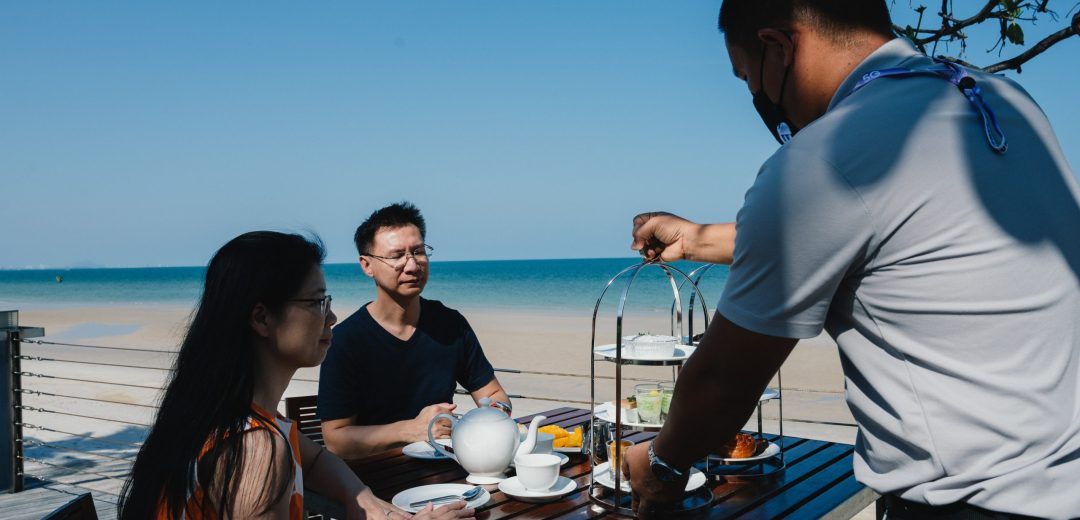 Afternoon tea by the beach of huahin from sunsky villa huahin ชายามบ่ายริมหาดหัวหิน ที่ซันสกายวิลล่า หัวหิน